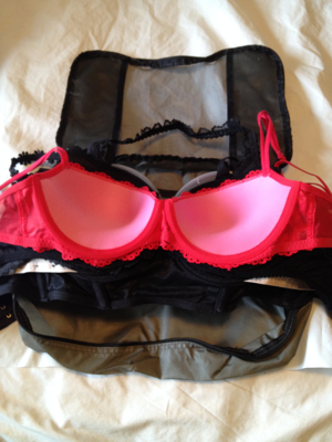 how to pack padded bras